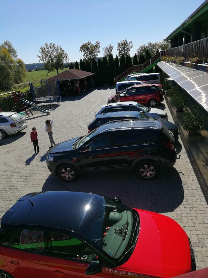 Apartman Taktik Veľký Meder Eksteriør billede