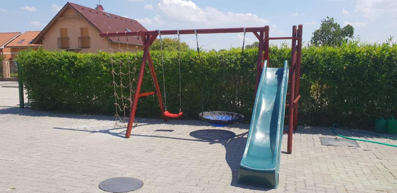 Apartman Taktik Veľký Meder Eksteriør billede